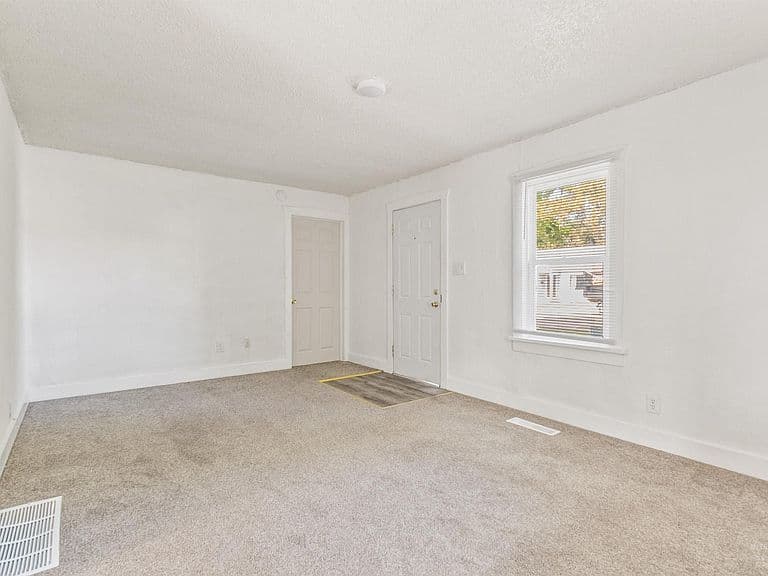127 Shoshone Ave photo 5