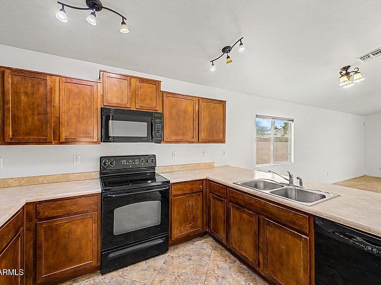 3902 E PINTO VALLEY Road photo 4