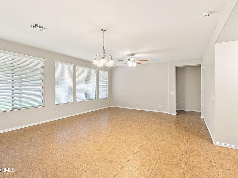 417 E CACTUS WREN Drive photo 4