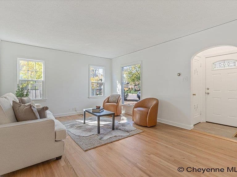 3411 Dillon Ave photo 5