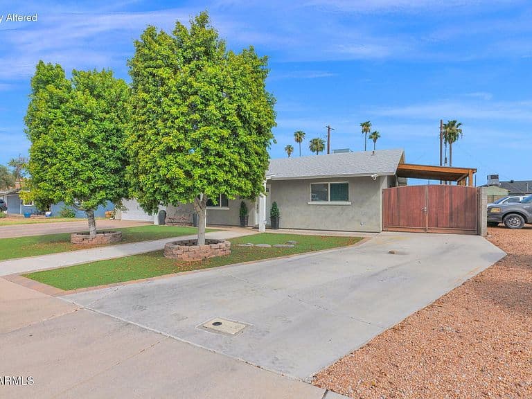 1946 E MARILYN Avenue photo 4
