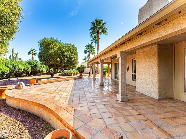 10430 E REGAL Drive photo 2
