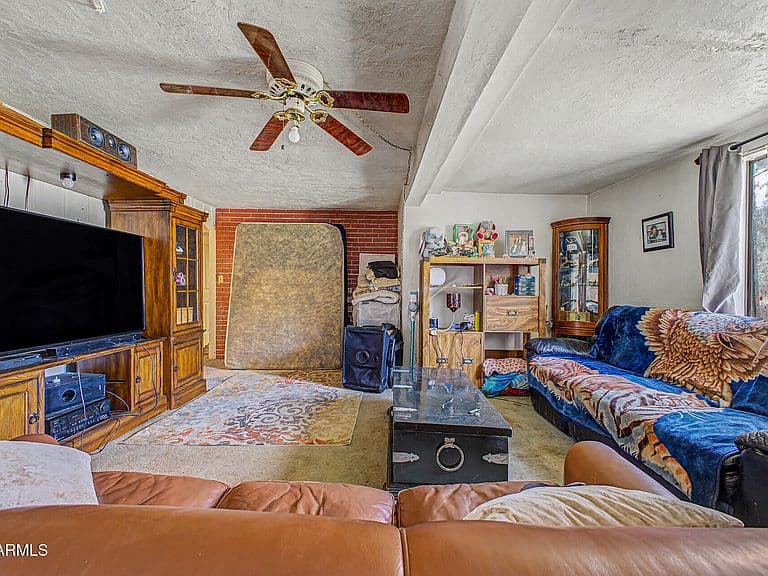 36 S 64TH Avenue photo 5