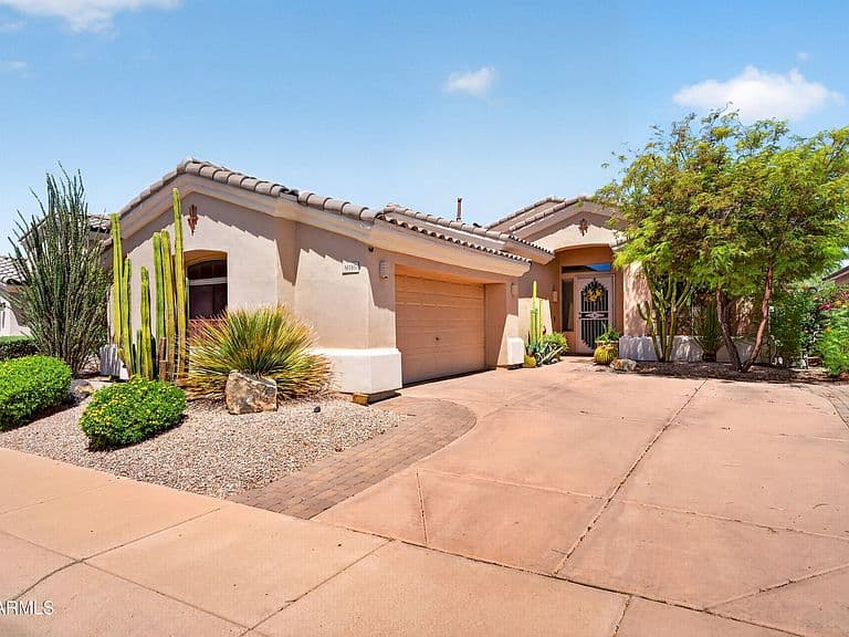 5016 E ROBIN Lane photo 2