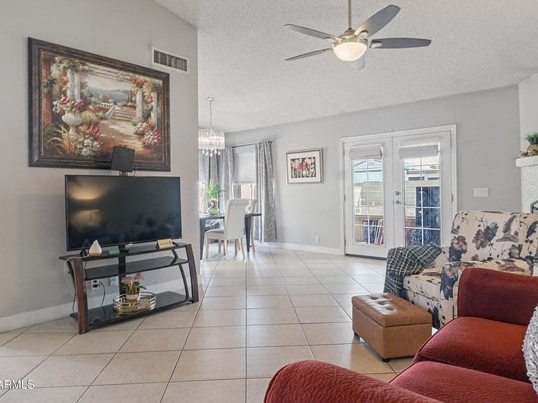 8845 W ALICE Avenue photo 4