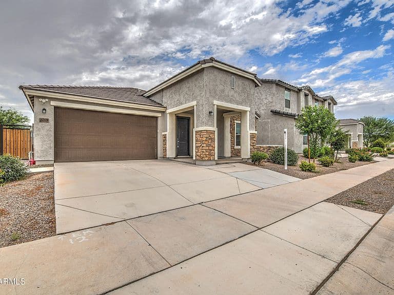 42420 W ROJO Street photo 2