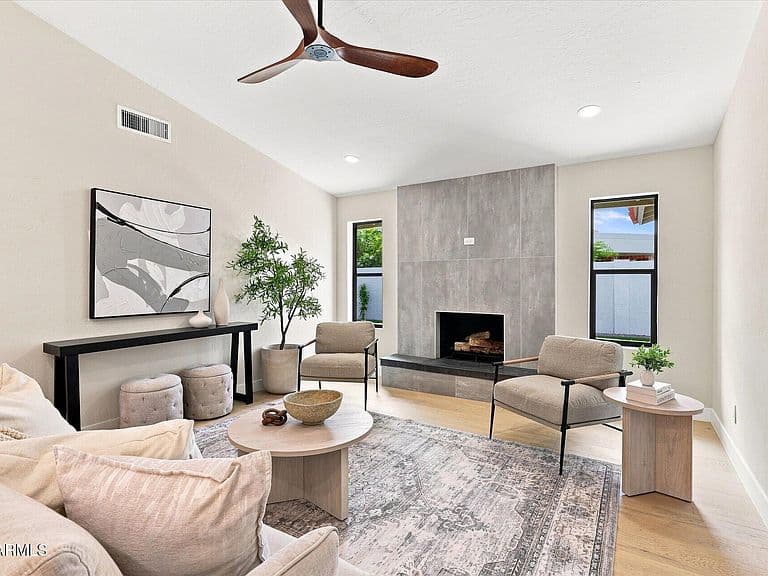 8852 S LAKESHORE Drive photo 4