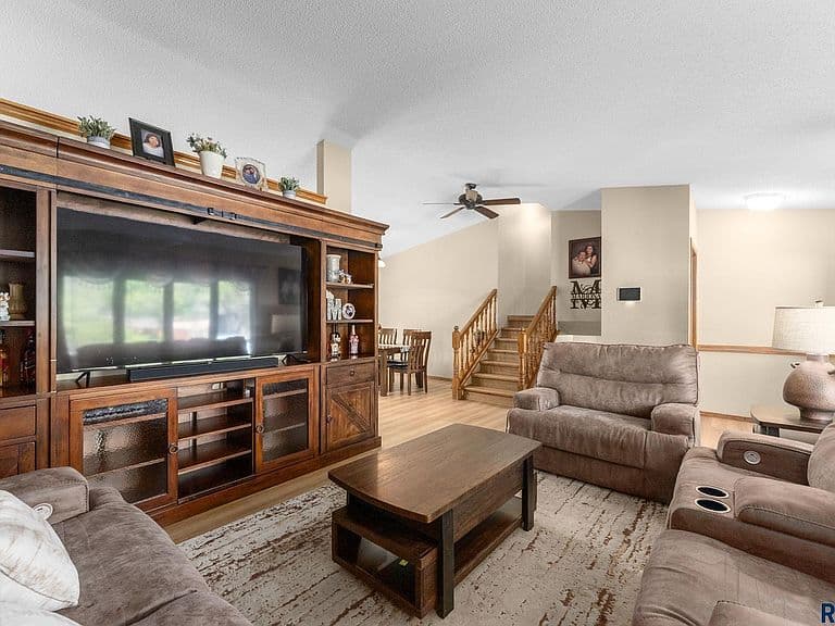 3525 S Matthew Dr photo 3