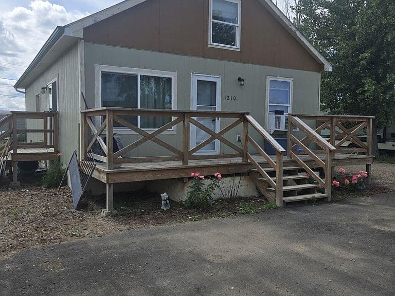 1210 Truscott St photo 3
