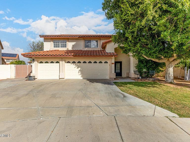 5702 W Windrose Dr photo 2