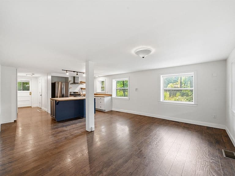 169 North Brownell Road photo 4