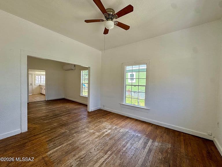 109 E St photo 5