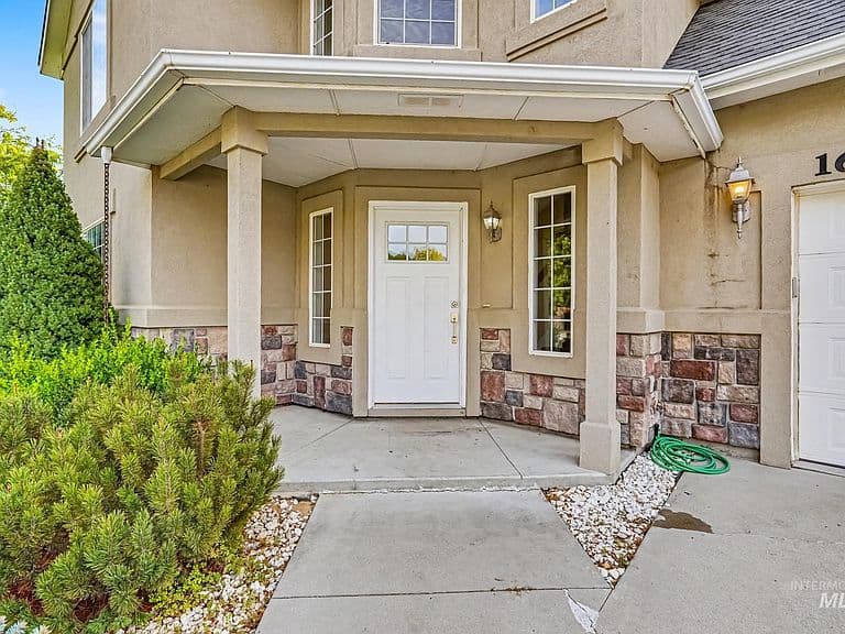16942 N Darmady Loop photo 2