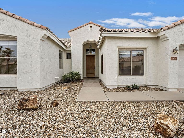 1761 W Goldfinch Way photo 2