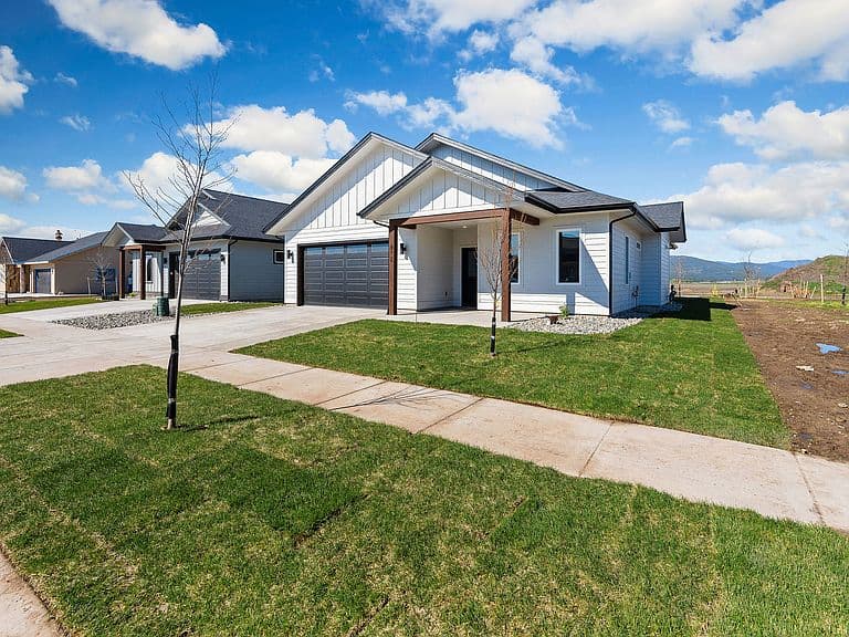 812 Rivet Way photo 2