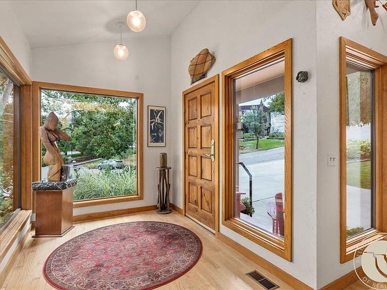 3227 Country Club Cir photo 5