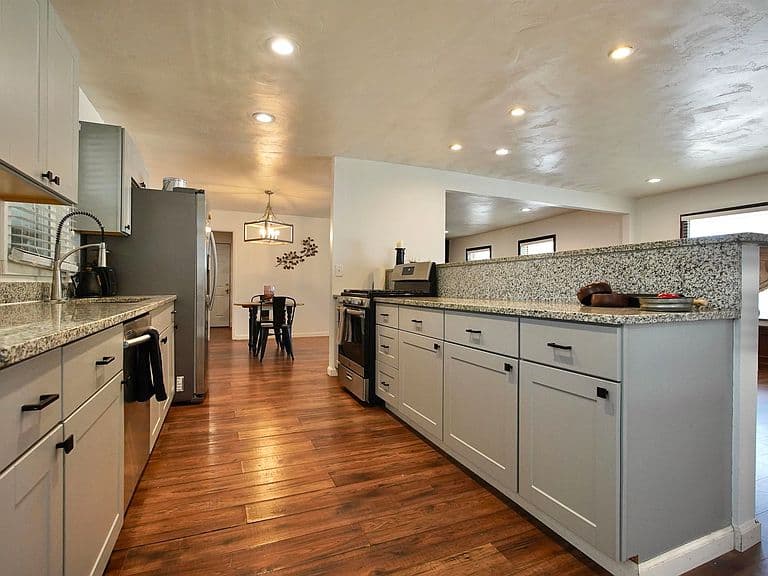 449 Pineview Pl photo 3