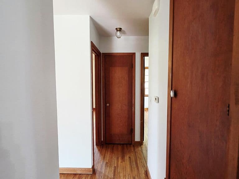100 E James St photo 5