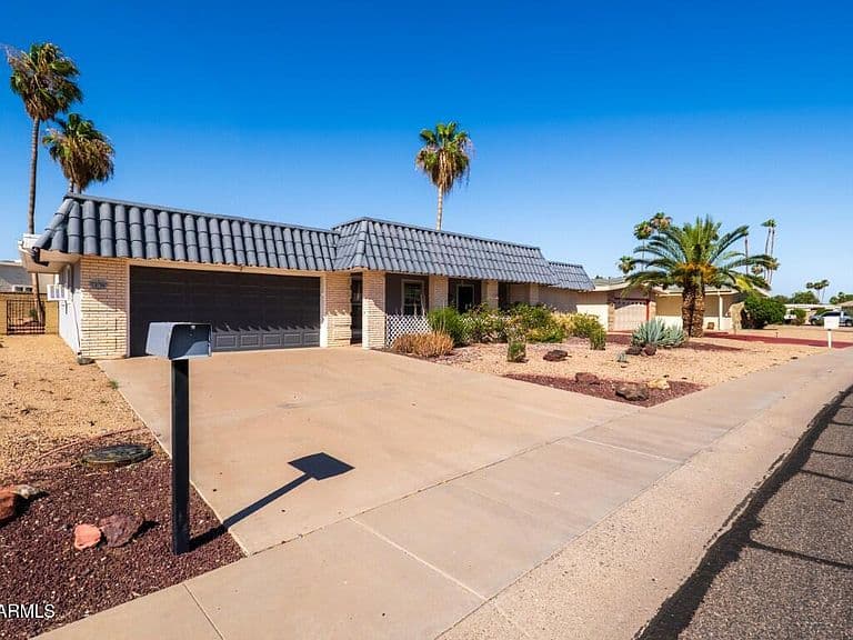 10706 W PINION Lane photo 2