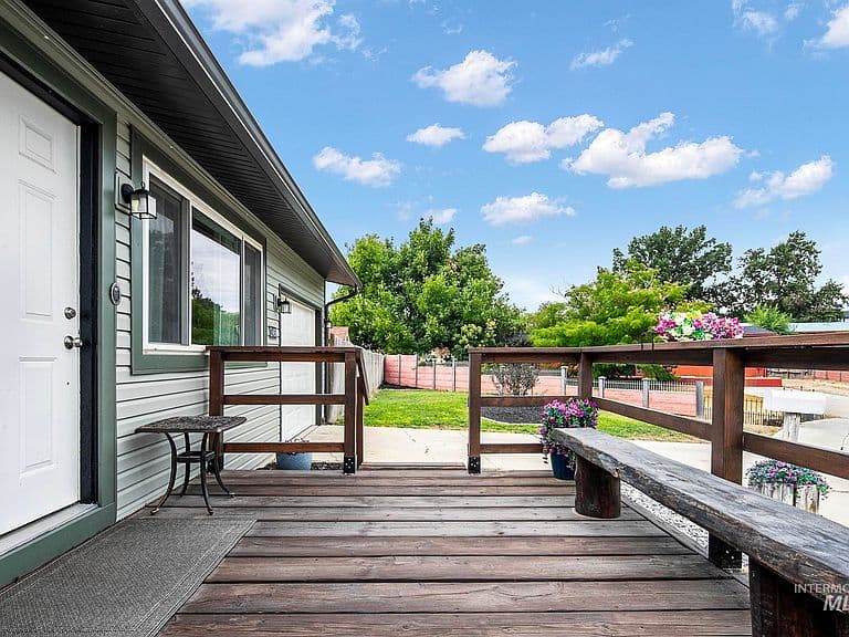 11469 W Hanks St photo 5