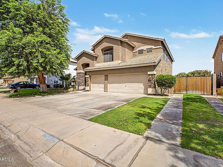 711 N PHEASANT Drive photo 3