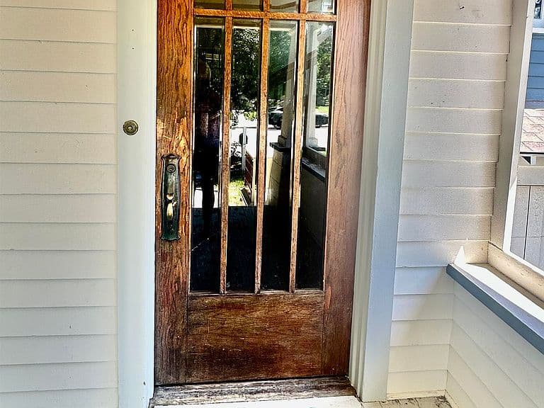 1009 Coburn Ave photo 3