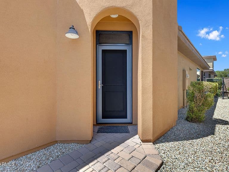 708 E COBBLE STONE Drive photo 5