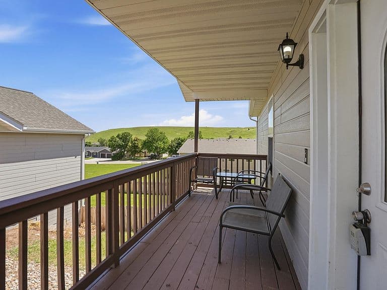 910 Heritage Dr photo 3