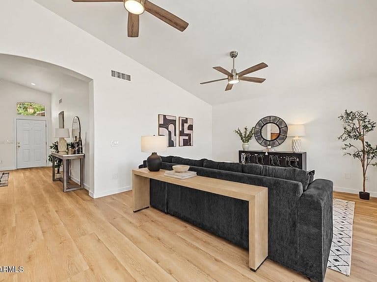 447 N GREENWOOD -- photo 4