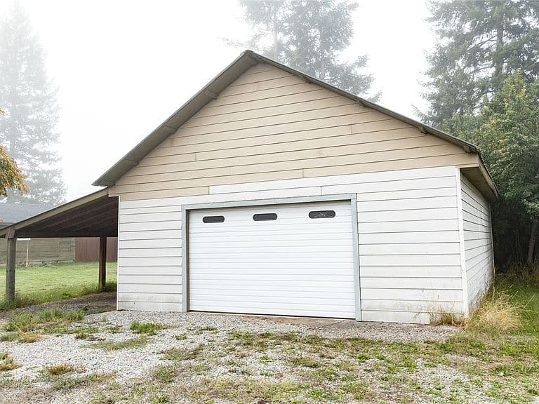 61 Evergreen St photo 5