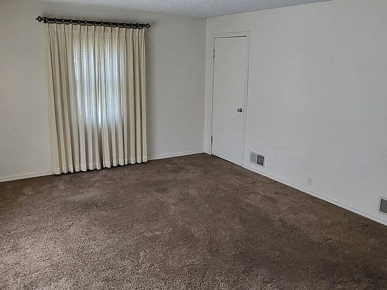 2309 Leighton Blvd photo 4