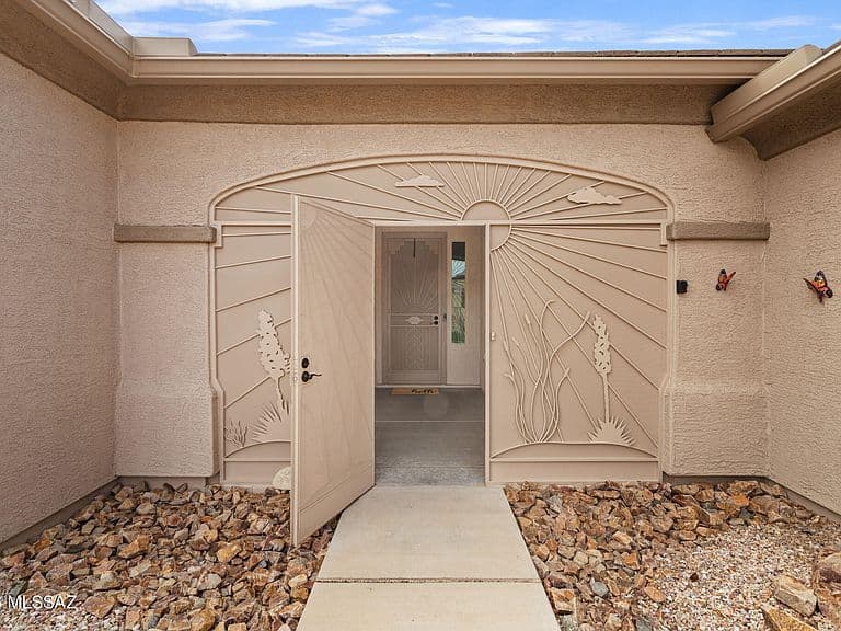 1017 W Tenniel Dr photo 3
