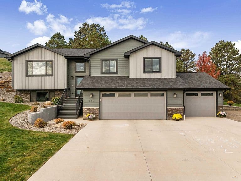 424 Millstone Way photo 1