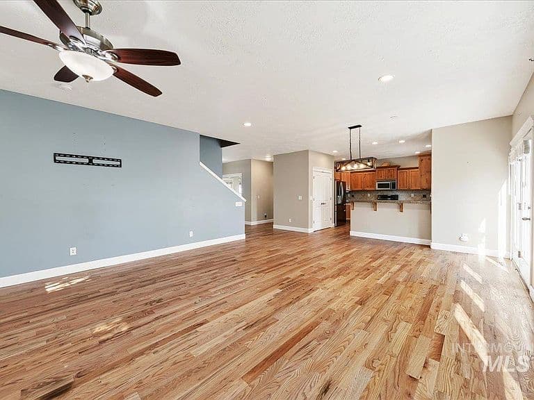 1210 W Cobblefield Ct photo 3