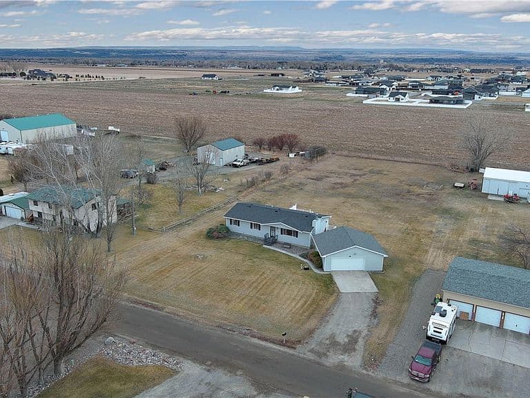 6216 Victoria Ln photo 2