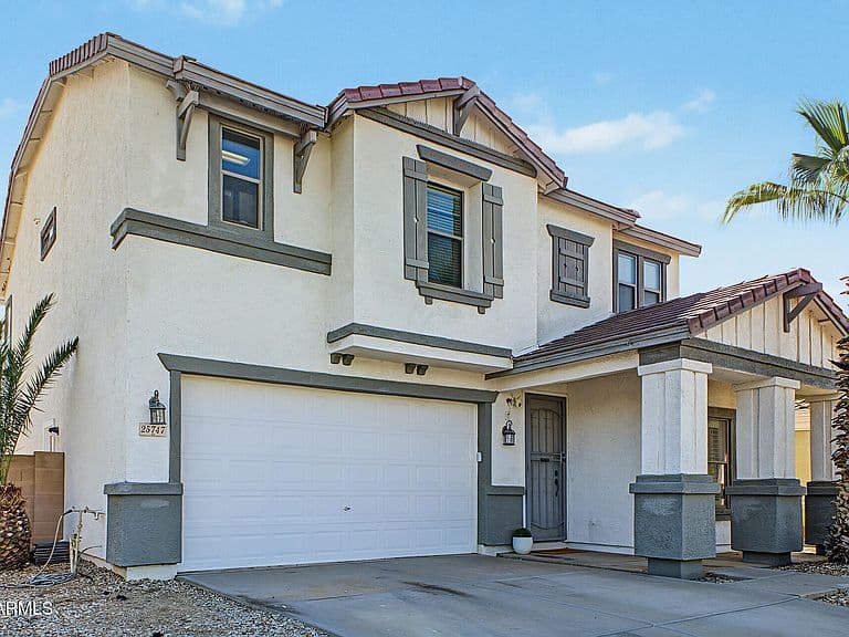 25747 W LYNNE Lane photo 4
