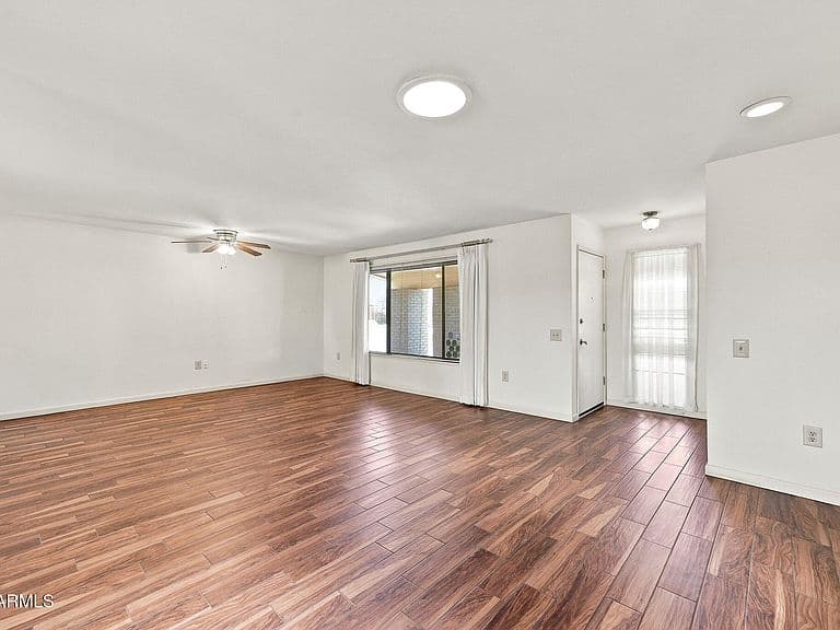 12915 W PAINTBRUSH Drive photo 2
