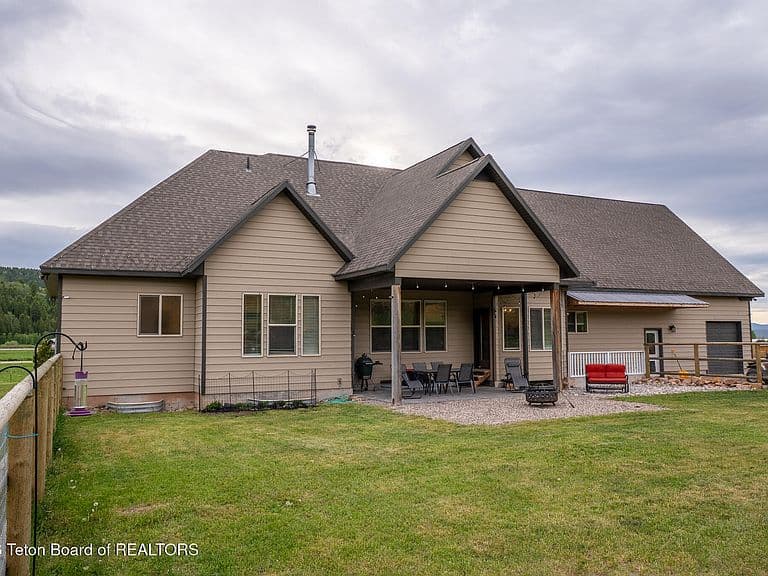 61 Astorian Ln photo 5