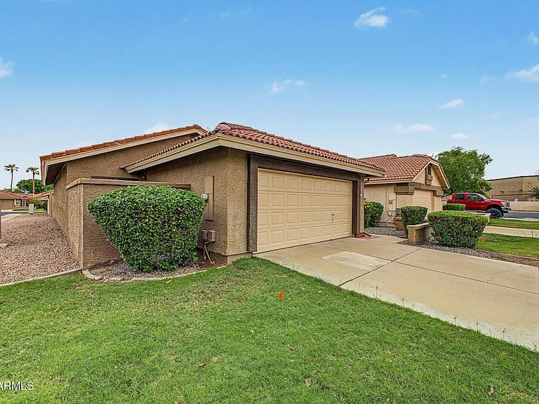 924 W SUNWARD Drive photo 2