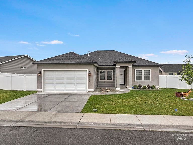 1362 Golden Pheasant Dr photo 1