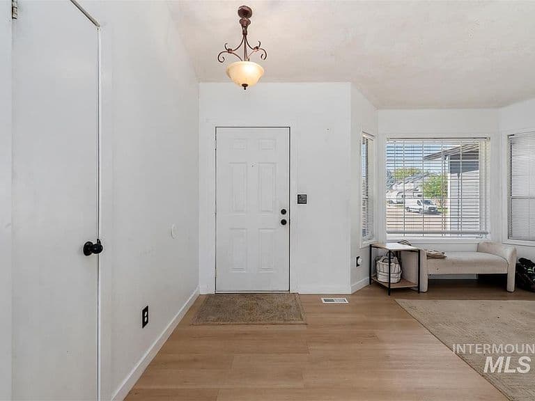 3000 Myrtlewood Way photo 2