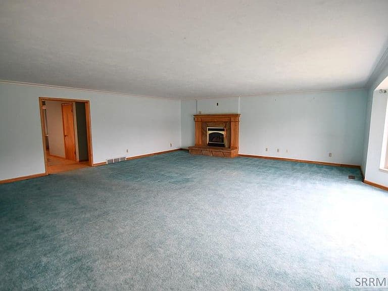 3839 E 12 N photo 4