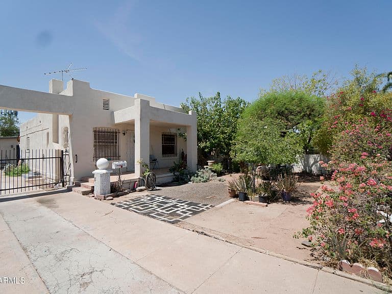 1433 E BRILL Street photo 4