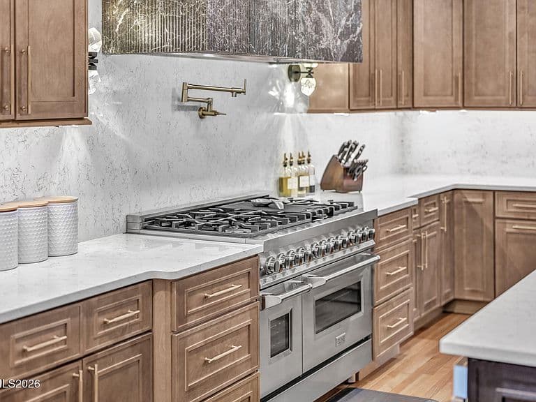 3233 Harvard Dr photo 3
