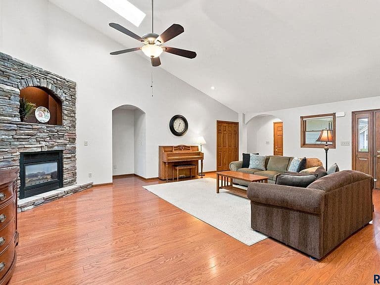 2052 S Bradford Ct photo 2