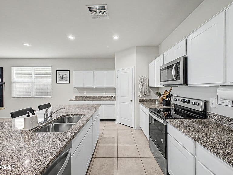 35767 W SAN SISTO Avenue photo 3
