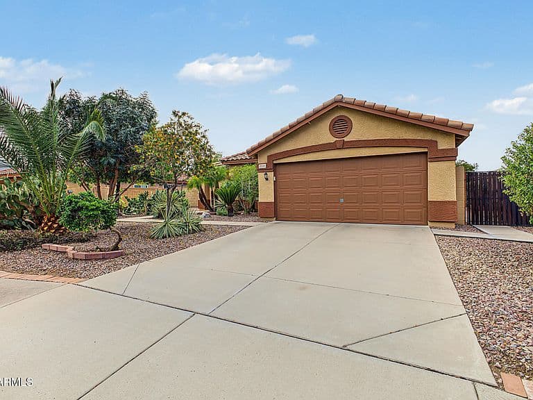 2141 E FLINTLOCK Way photo 2