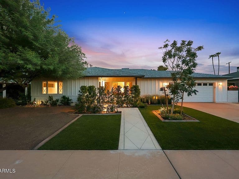6725 E HOLLY Street photo 2