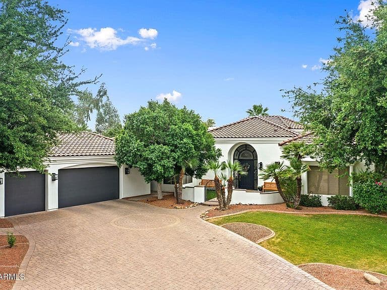8757 E SHARON Drive photo 2