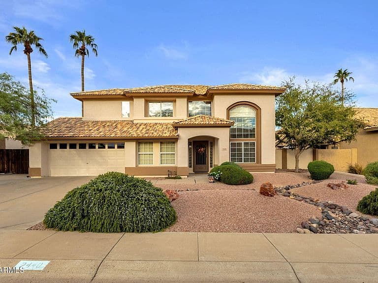2440 E DESERT TRUMPET Road photo 2